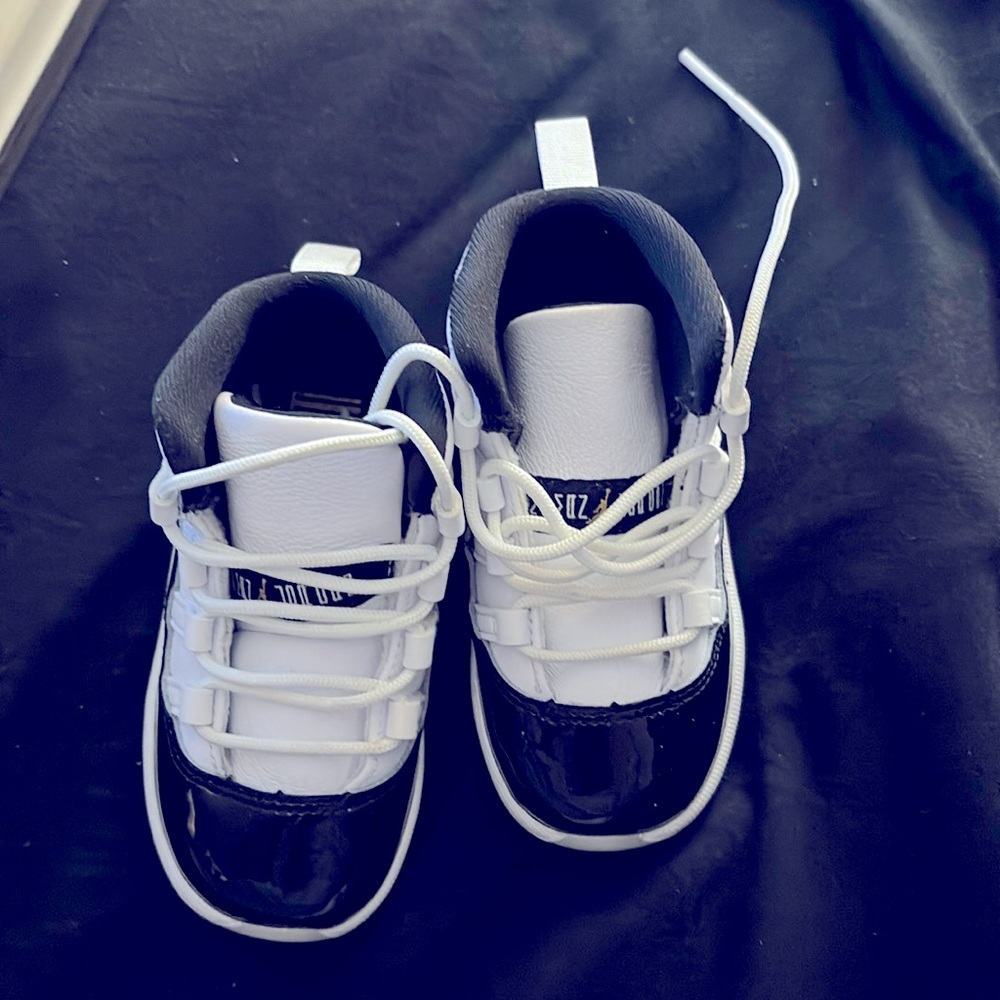 Retro Jordan 11 Gratitude Size 7